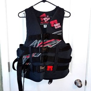 Body Glove Life Jacket. Size L/XL.